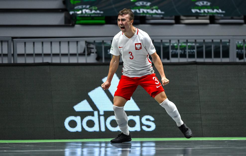 /uploads/assets/4913/Polska U19 Licznerski.jpeg